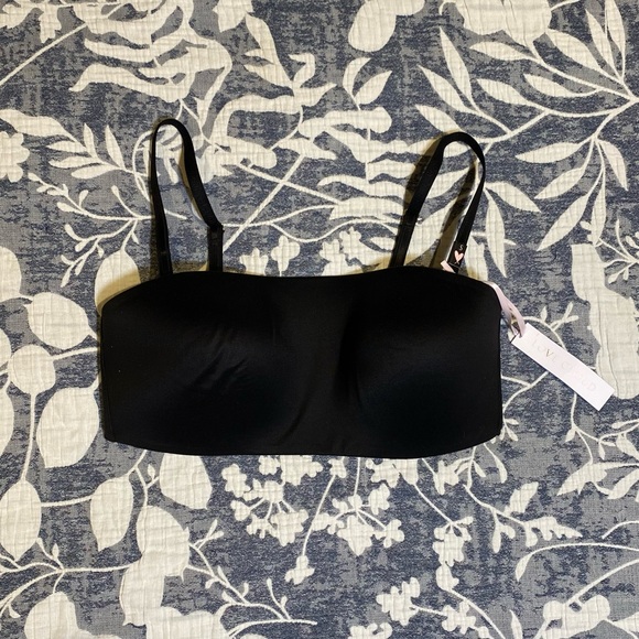 Victoria’s Secret love cloud smooth strapless bra